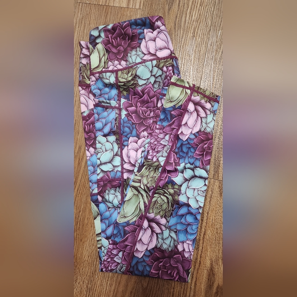 Constantly Varied Gear Full Length Leggings in Succa For Plants.  Size L.